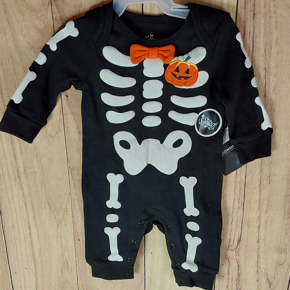 Way To Celebrate Skeleton sleeper glow in dark 0-3 Months
